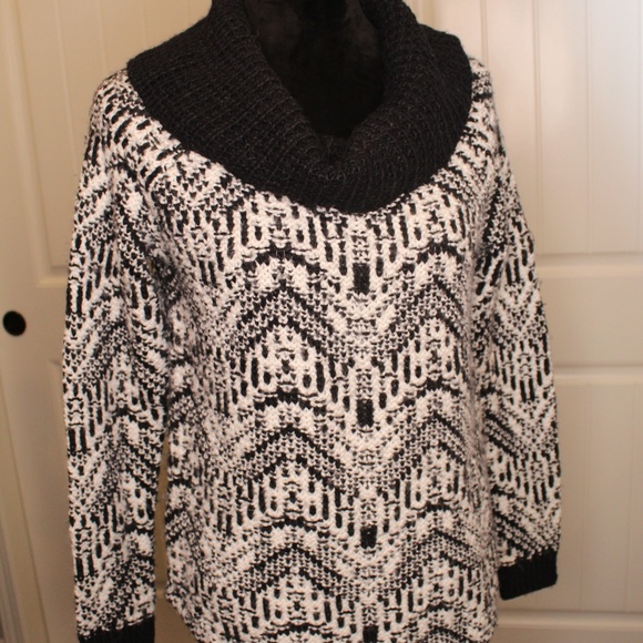 Abercrombie & Fitch Soft Cowl Neck Sweater - Picture 2 of 7